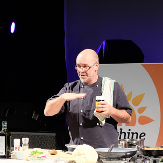 Top NZ Chef teaches using honey as a sugar substitute