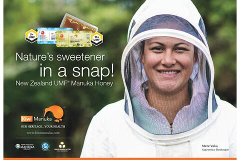 Kiwi Manuka Snaps Poster