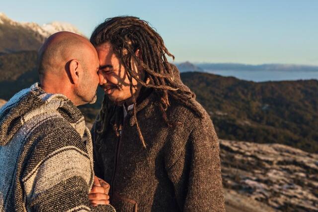 The Hongi - A Maori greeting